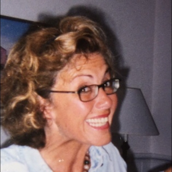 Meet your Posher, Heidi - Picture 1 of 1